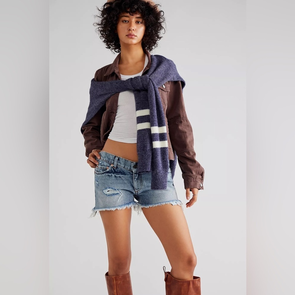 NWT Free People X SER.O.YA Lyle Shorts Denim in Sorrento Size 29 Distressed